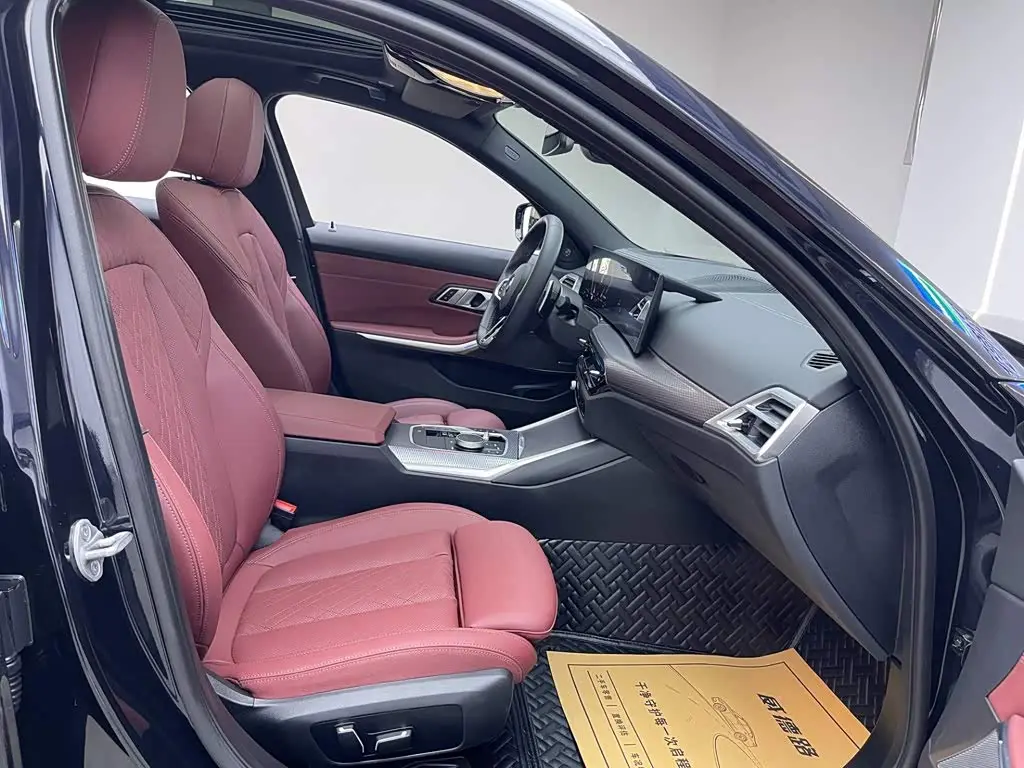 BMW 3 Series 2025 — Photo 16/20