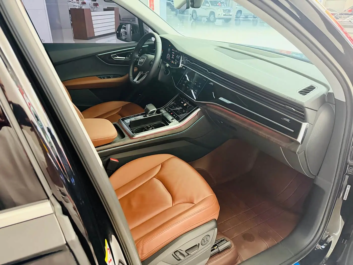 Audi Q7 2020 — Şəkil 8/13