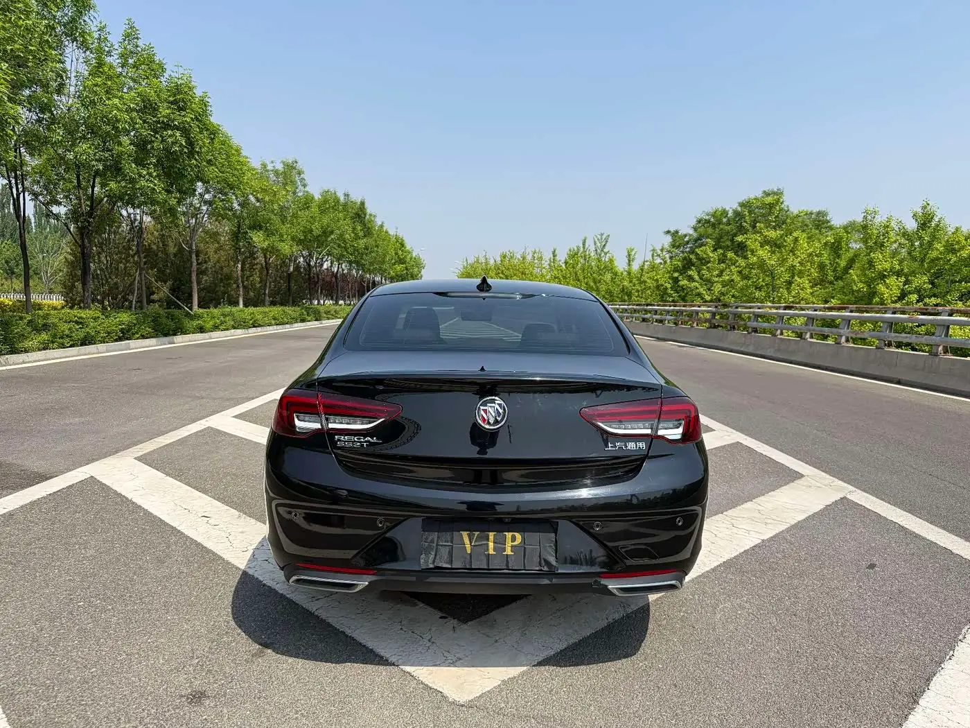 Buick Regal 2023 — Фото 8/10