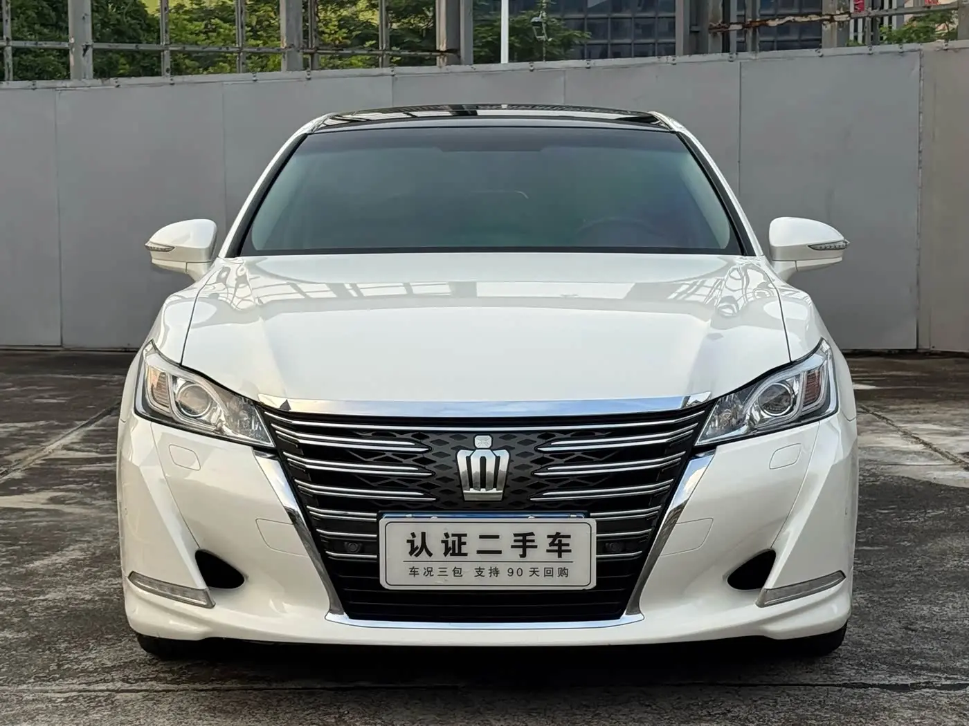 Toyota Crown 2016 — Фото 2/20