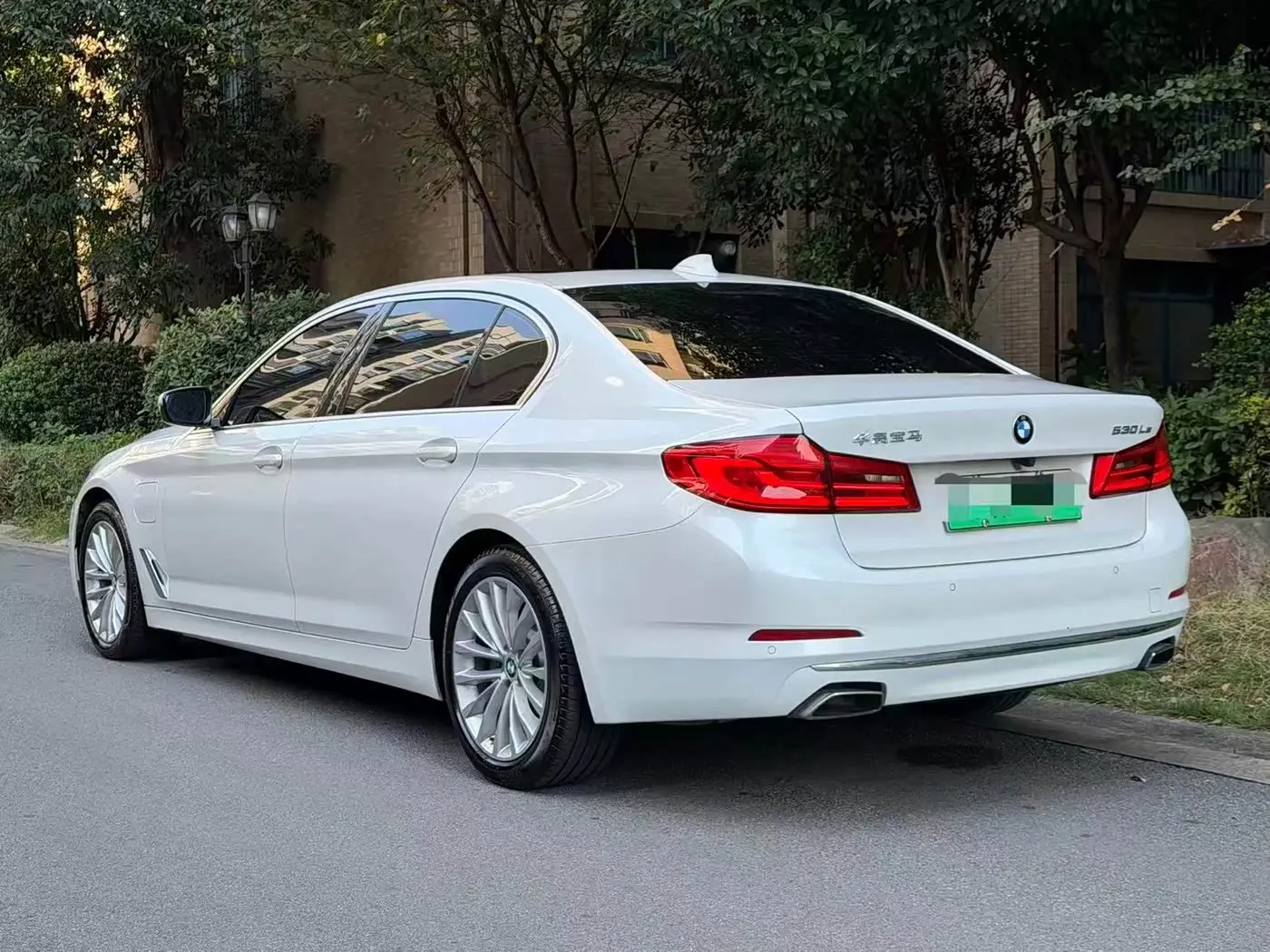 BMW 5 Series New Energy 2020 — Фото 4/9