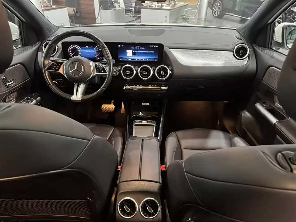 Mercedes-Benz GLA 2024 — Фото 17/20