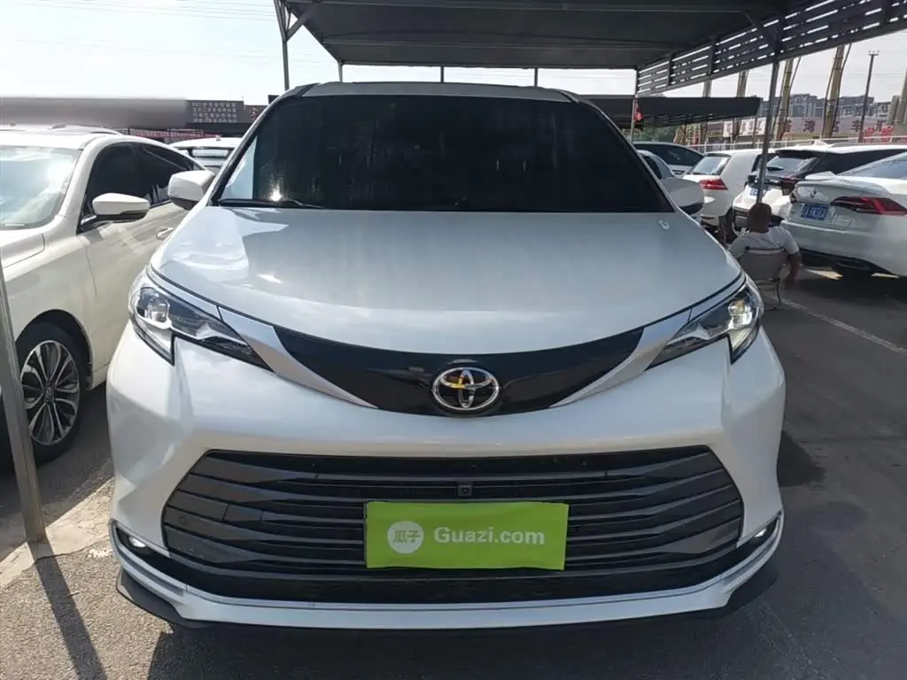 Toyota Sienna 2024 — Photo 3/20
