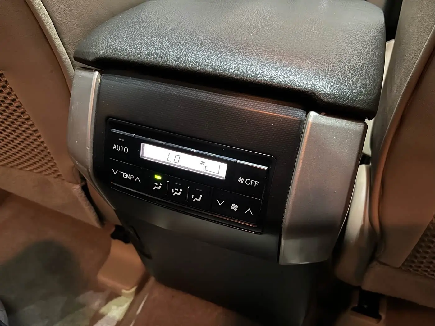 Toyota Prado 2012 — Photo 16/20