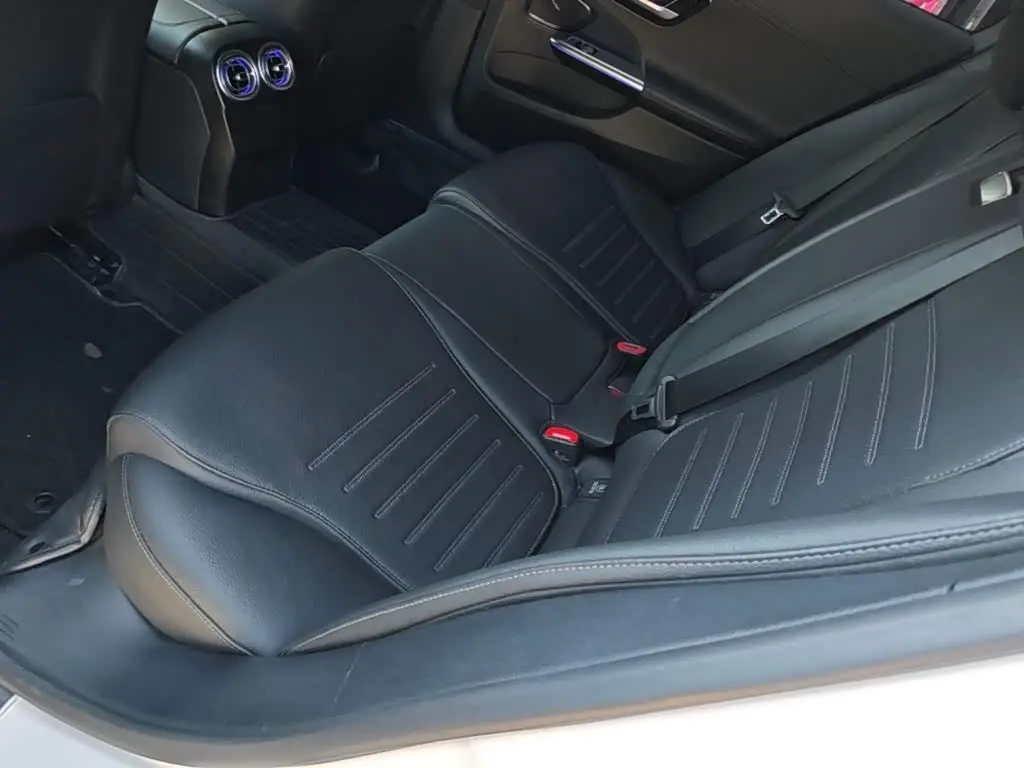 Mercedes-Benz C-Class 2024 — Photo 17/20