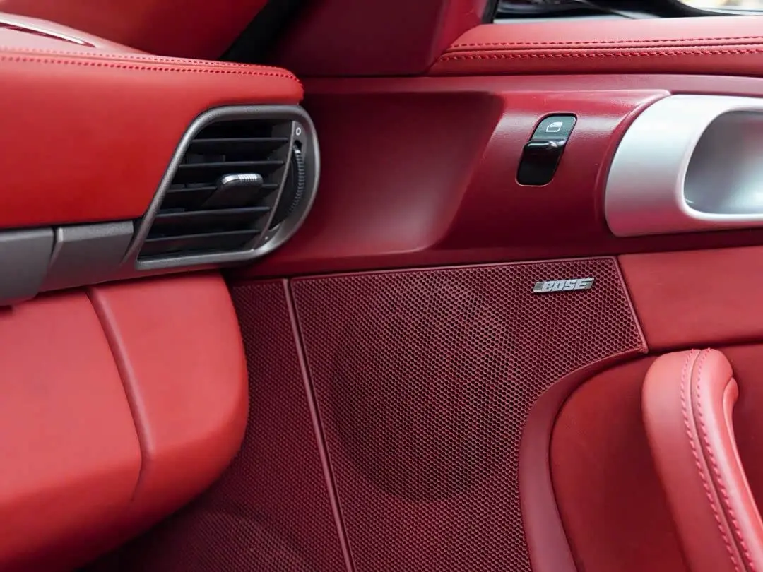 Porsche 911 2010 — Photo 13/17