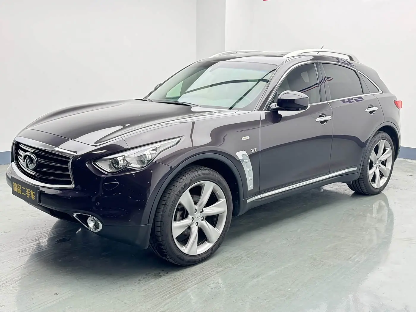 Infiniti QX70 2014 — Photo 1/18