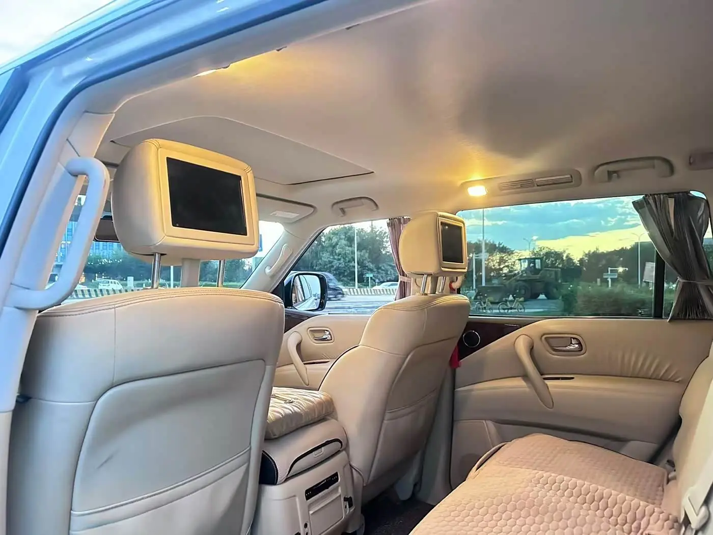 Nissan Patrol 2019 — Photo 10/10