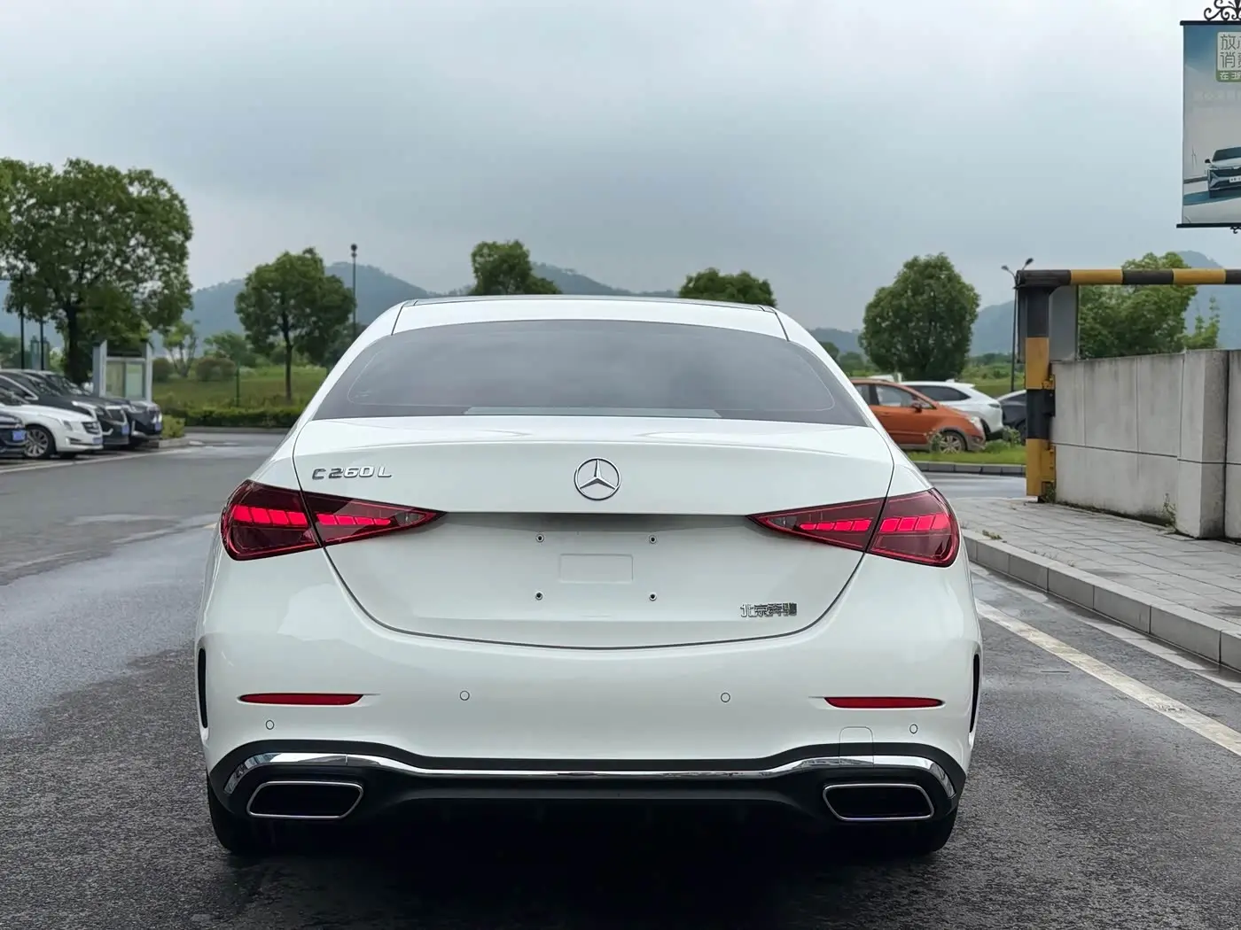Mercedes-Benz C-Class 2024 — Photo 5/17