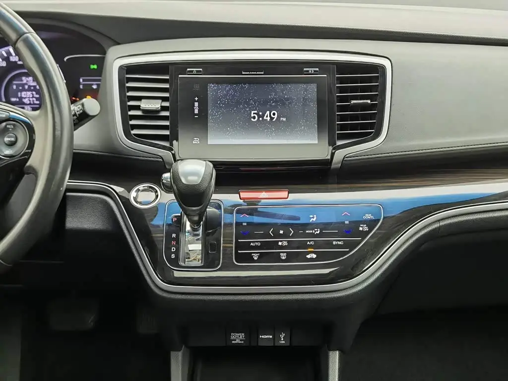 Honda Odyssey 2018 — Фото 12/20