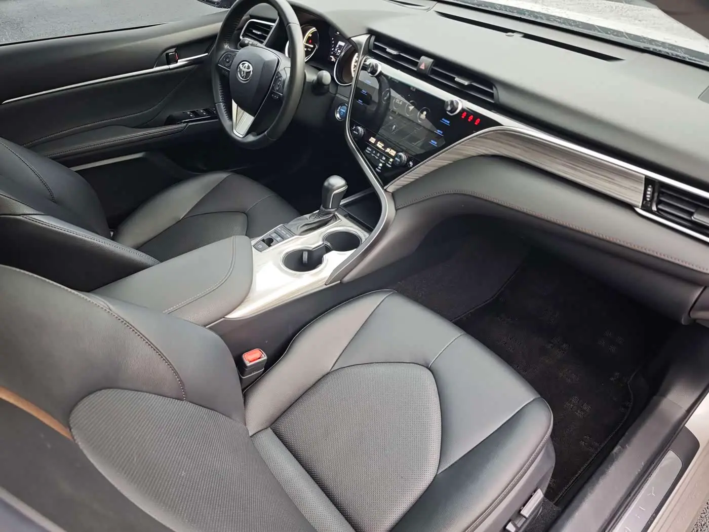 Toyota Camry 2021 — Şəkil 14/18