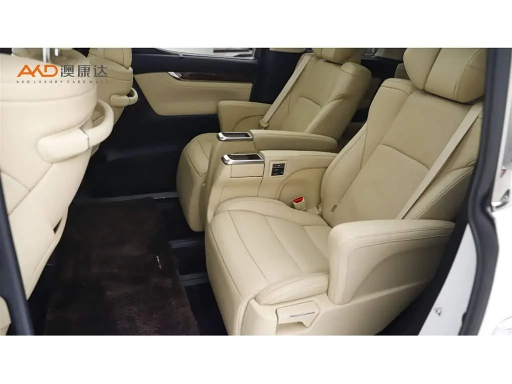 Toyota Alphard 2023 — Фото 7/11