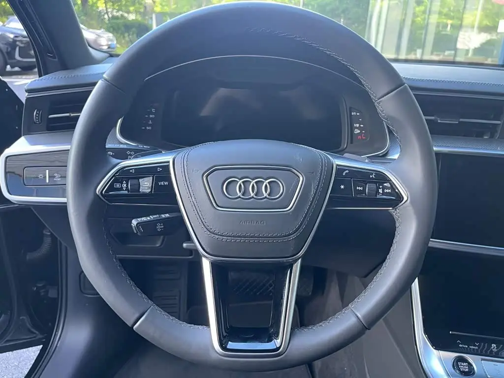 Audi A6L 2025 — Photo 11/17