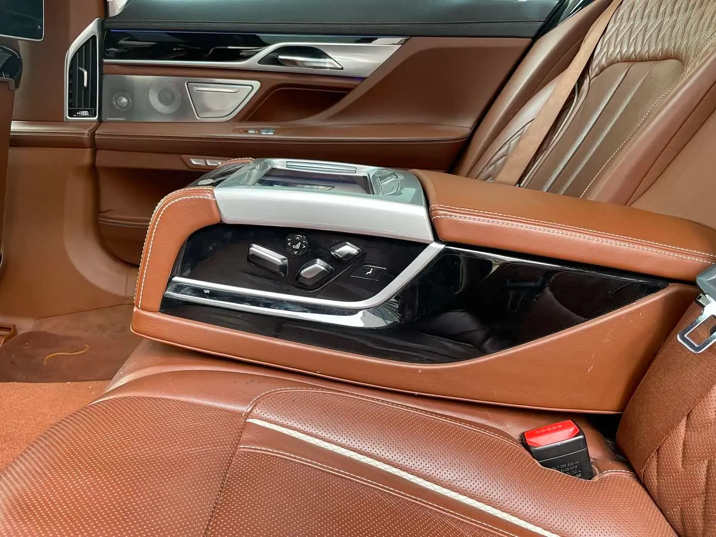 BMW 7 Series 2016 — Photo 17/20