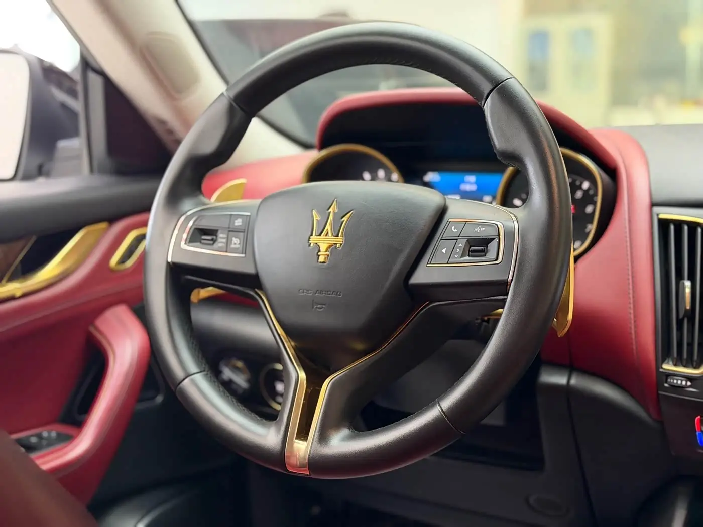 Maserati Levante 2016 — Фото 17/20