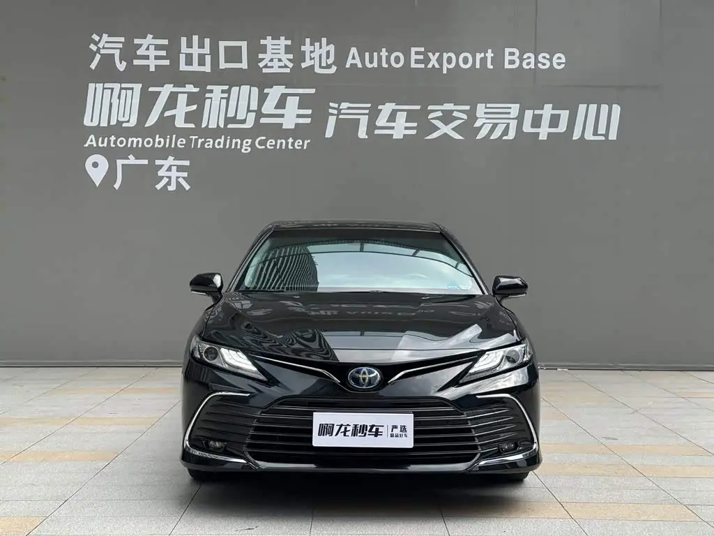 Toyota Camry 2022 — Şəkil 2/14