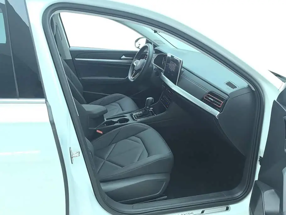 Volkswagen Lavida 2024 — Photo 8/16