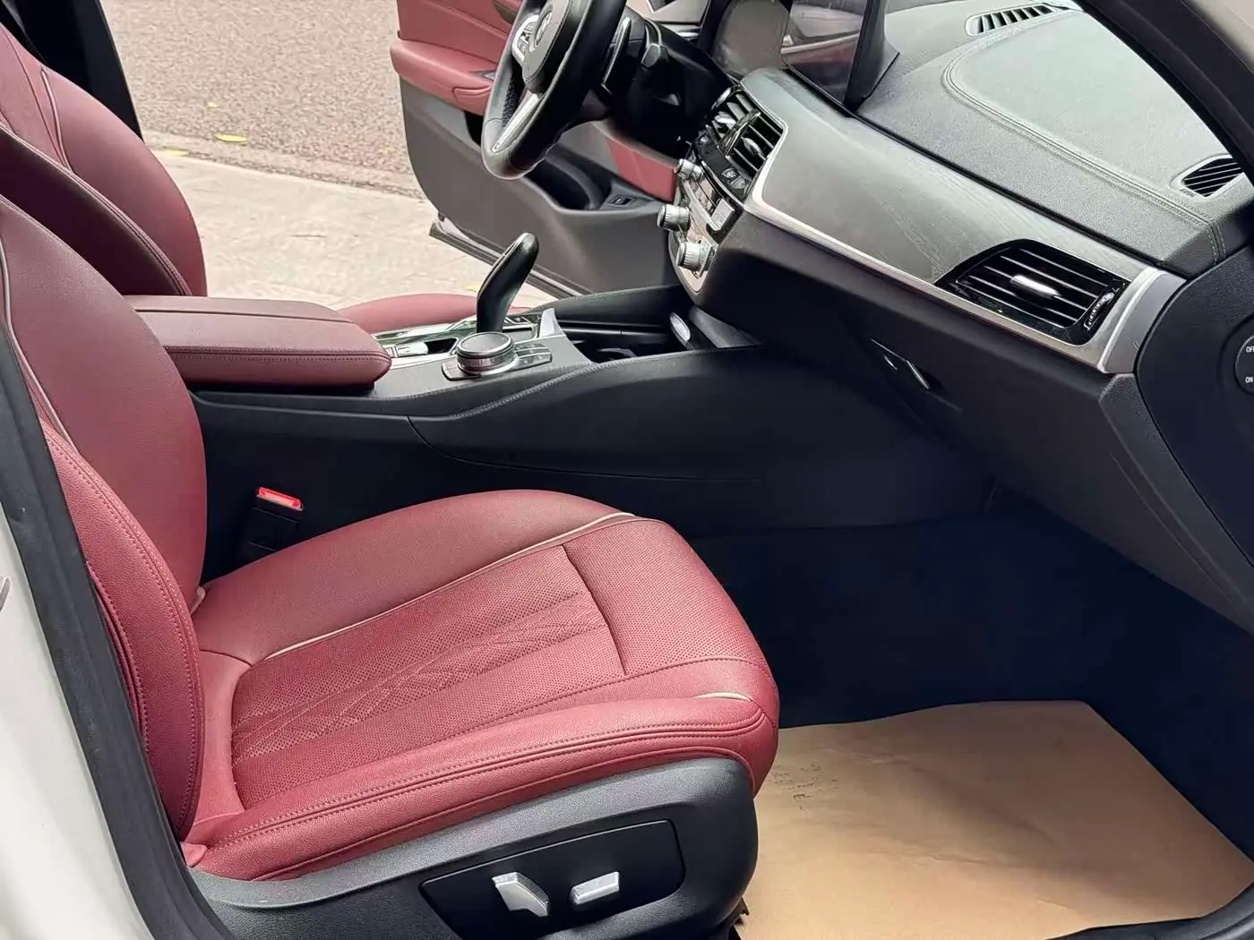 BMW 5 Series 2021 — Photo 8/20