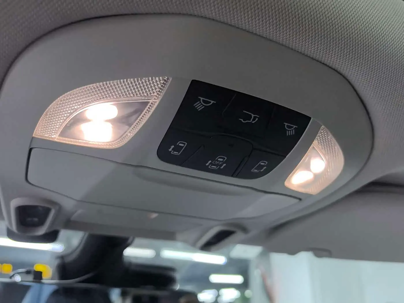 Chrysler Grand Caravan PHEV 2020 — Фото 12/15