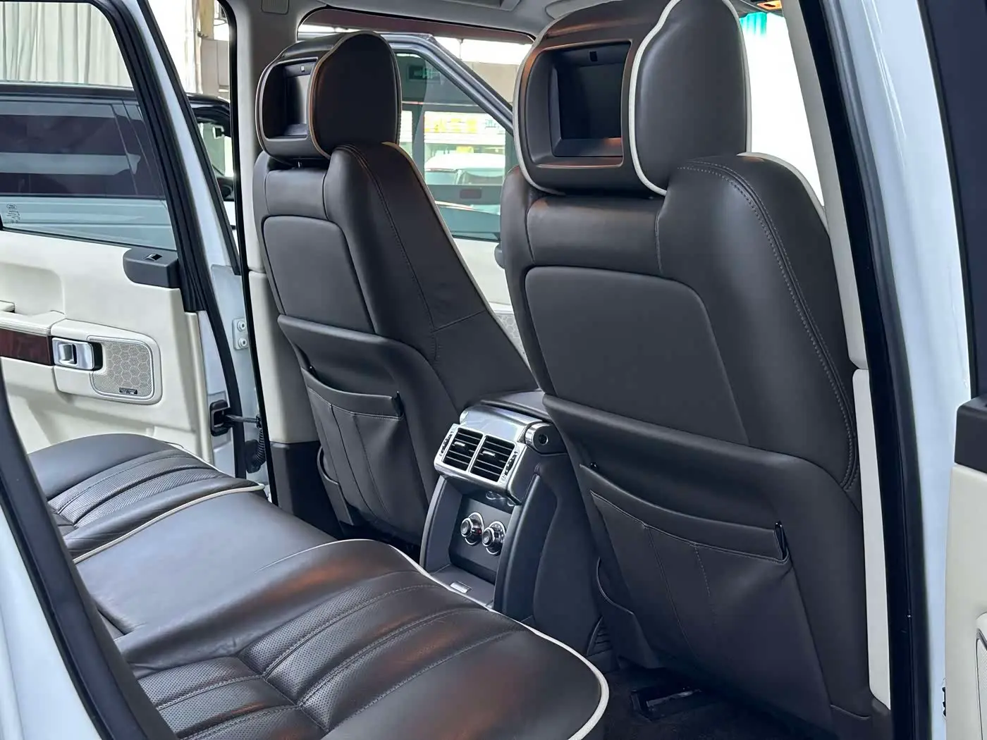 Land Rover Range Rover 2012 — Photo 8/15