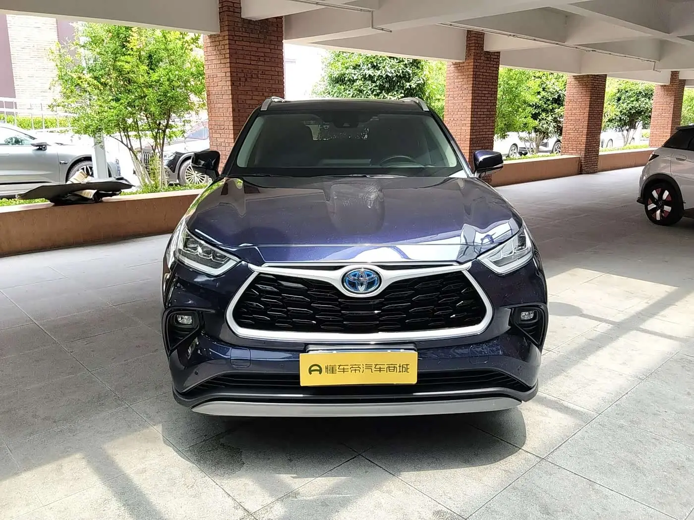 Toyota Highlander 2021 — Photo 7/18