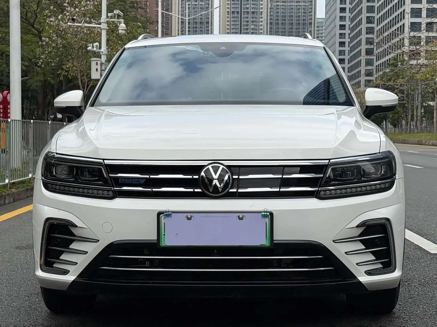 Volkswagen Tiguan L PHEV 2021 — Фото 2/20