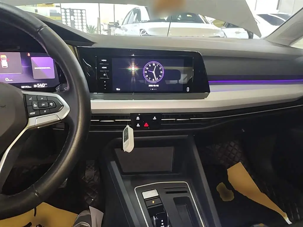 Volkswagen Golf 2021 — Photo 10/20