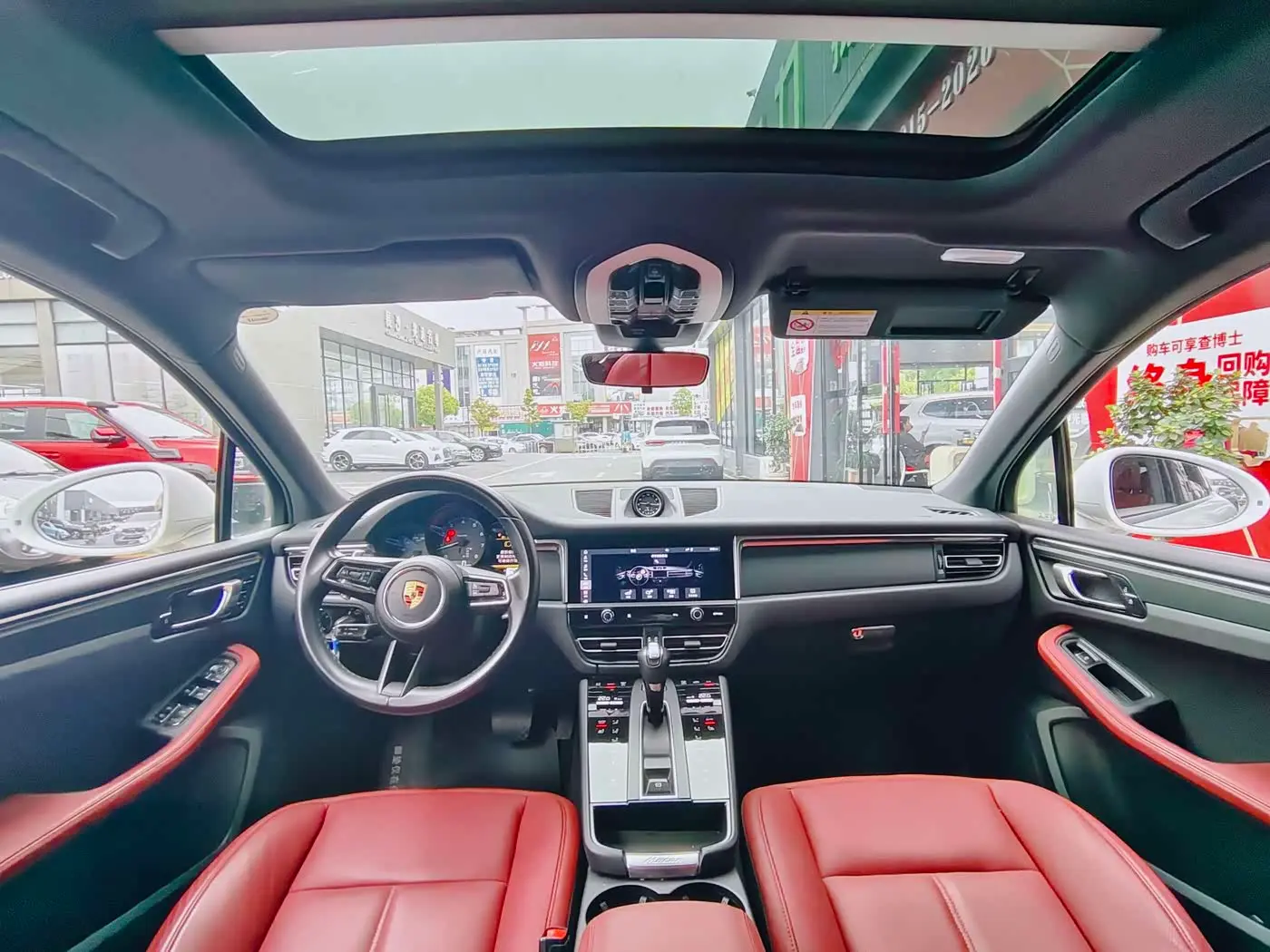 Porsche Macan 2023 — Photo 14/16