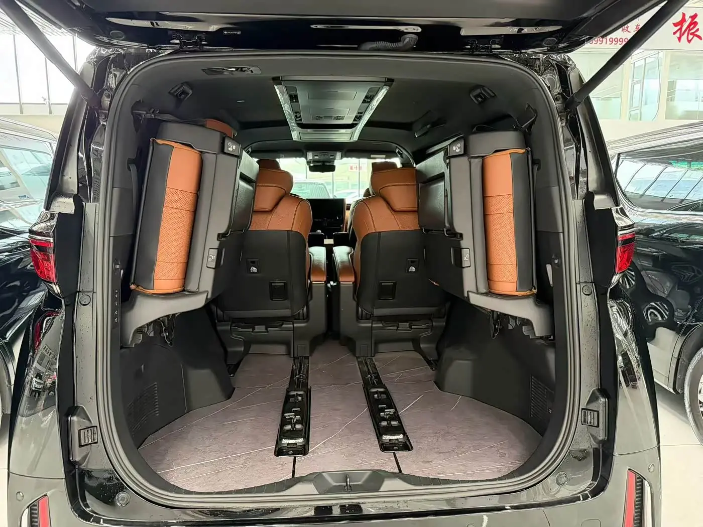 Toyota Vellfire 2023 — Фото 6/9