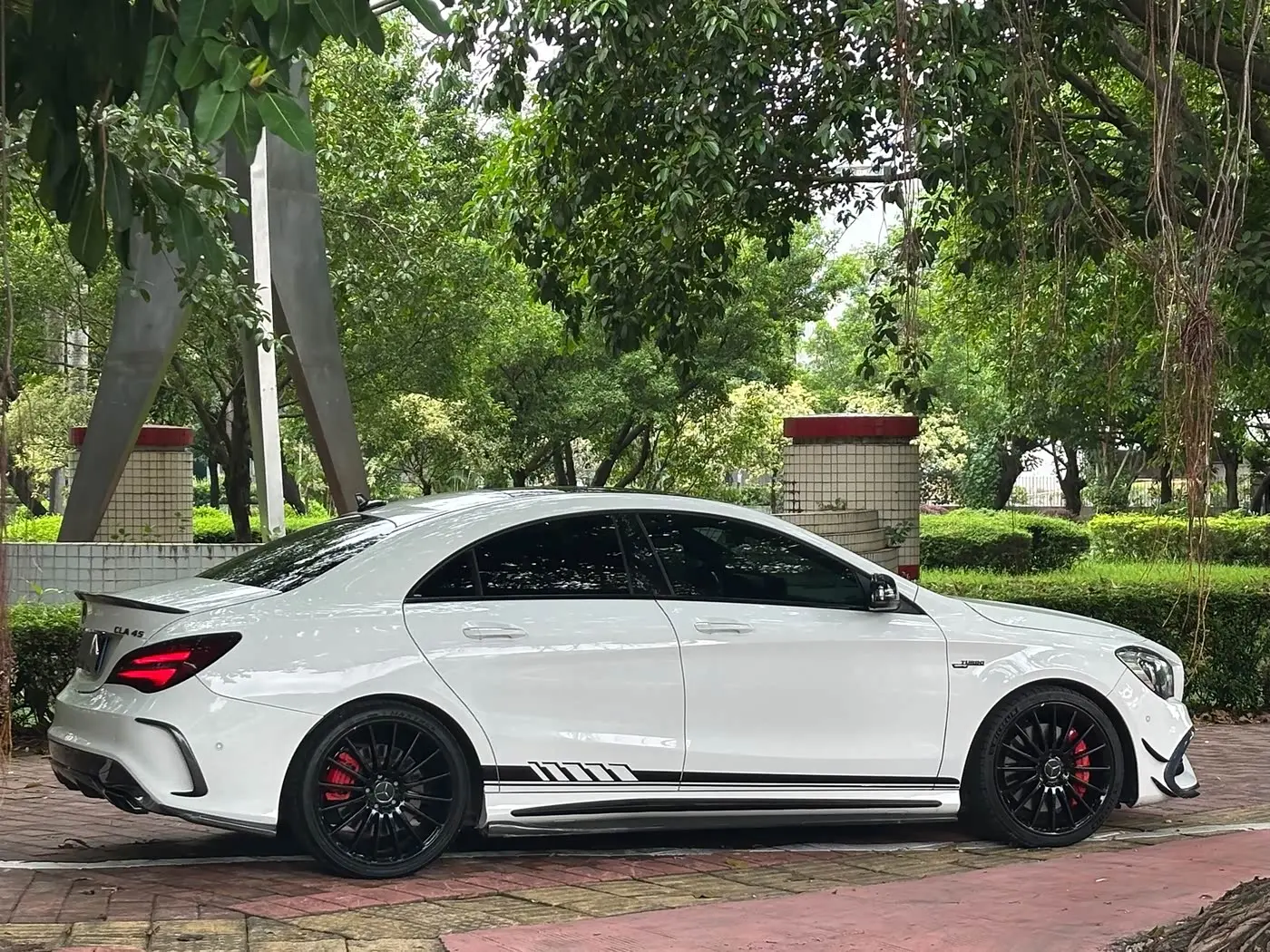 Mercedes-Benz GLA AMG 2018 — Photo 5/9