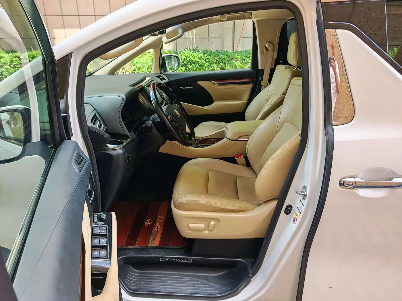 Toyota Alphard 2016 — Şəkil 8/18