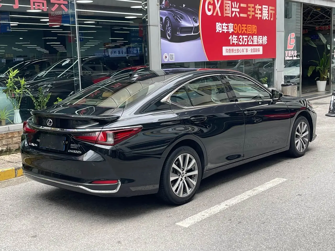 Lexus ES 2021 — Фото 5/18