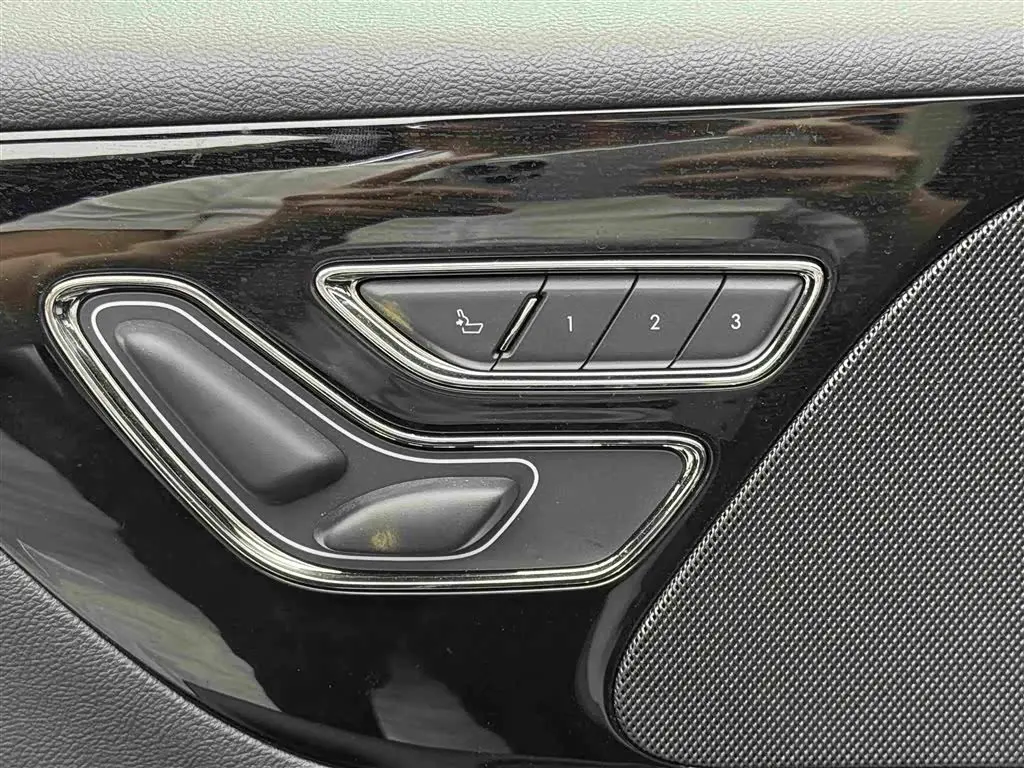 Lincoln Aviator 2023 — Photo 16/18