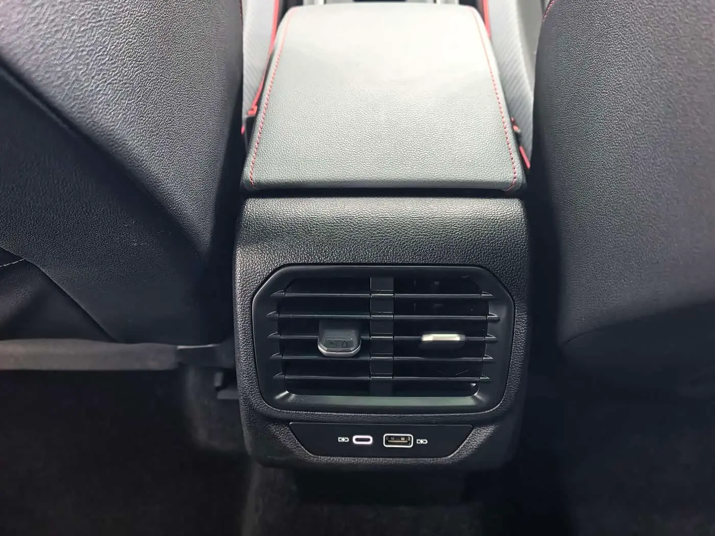 Volkswagen Lamando 2024 — Photo 12/19