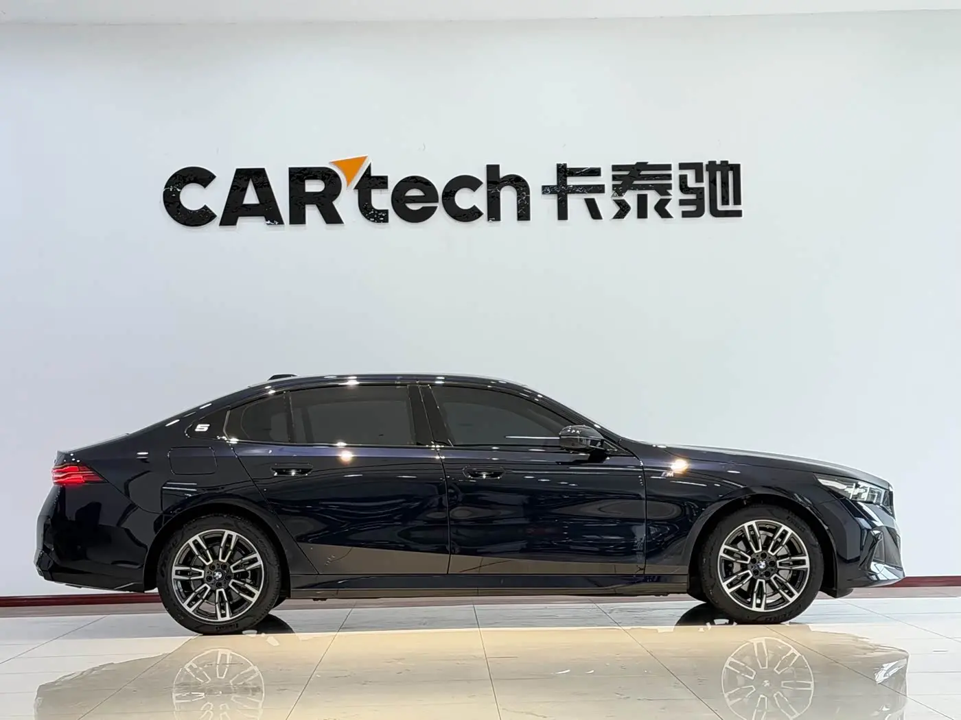 BMW 5 Series 2025 — Photo 4/20