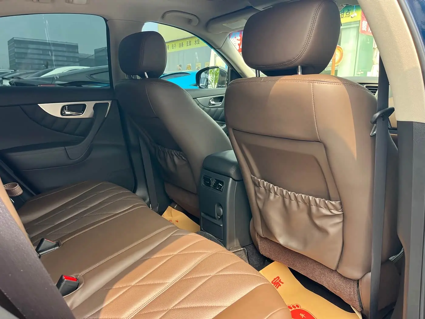 Infiniti FX 2013 — Photo 7/12