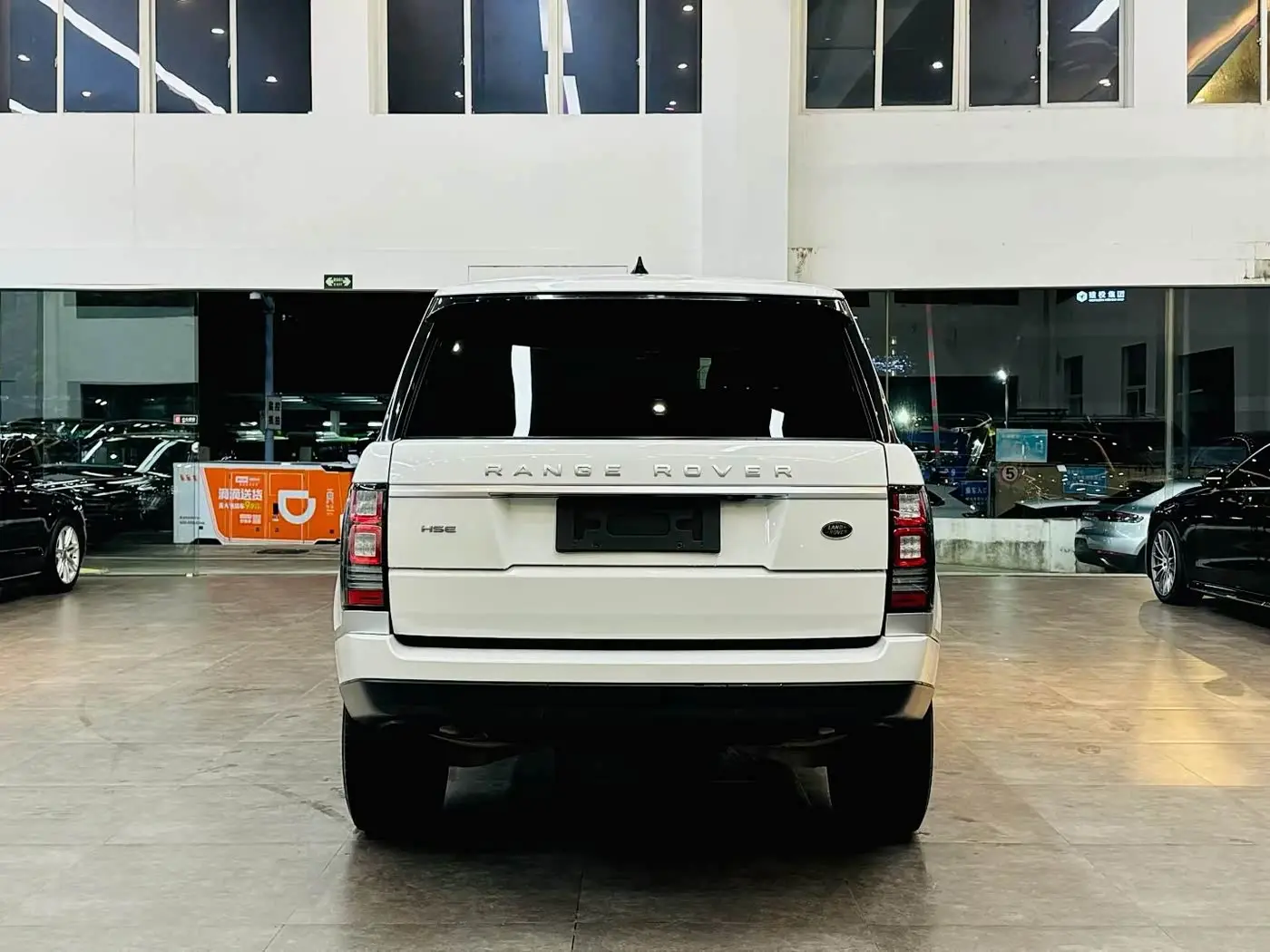 Land Rover Range Rover 2018 — ფოტო 5/9