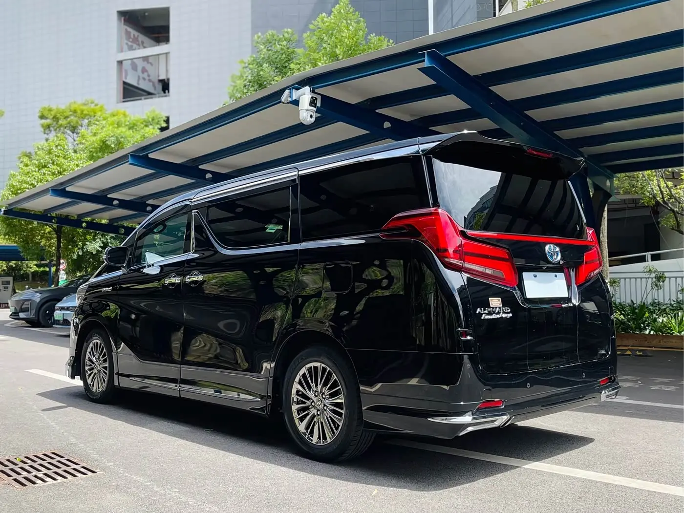 Toyota Alphard 2021 — Photo 7/20