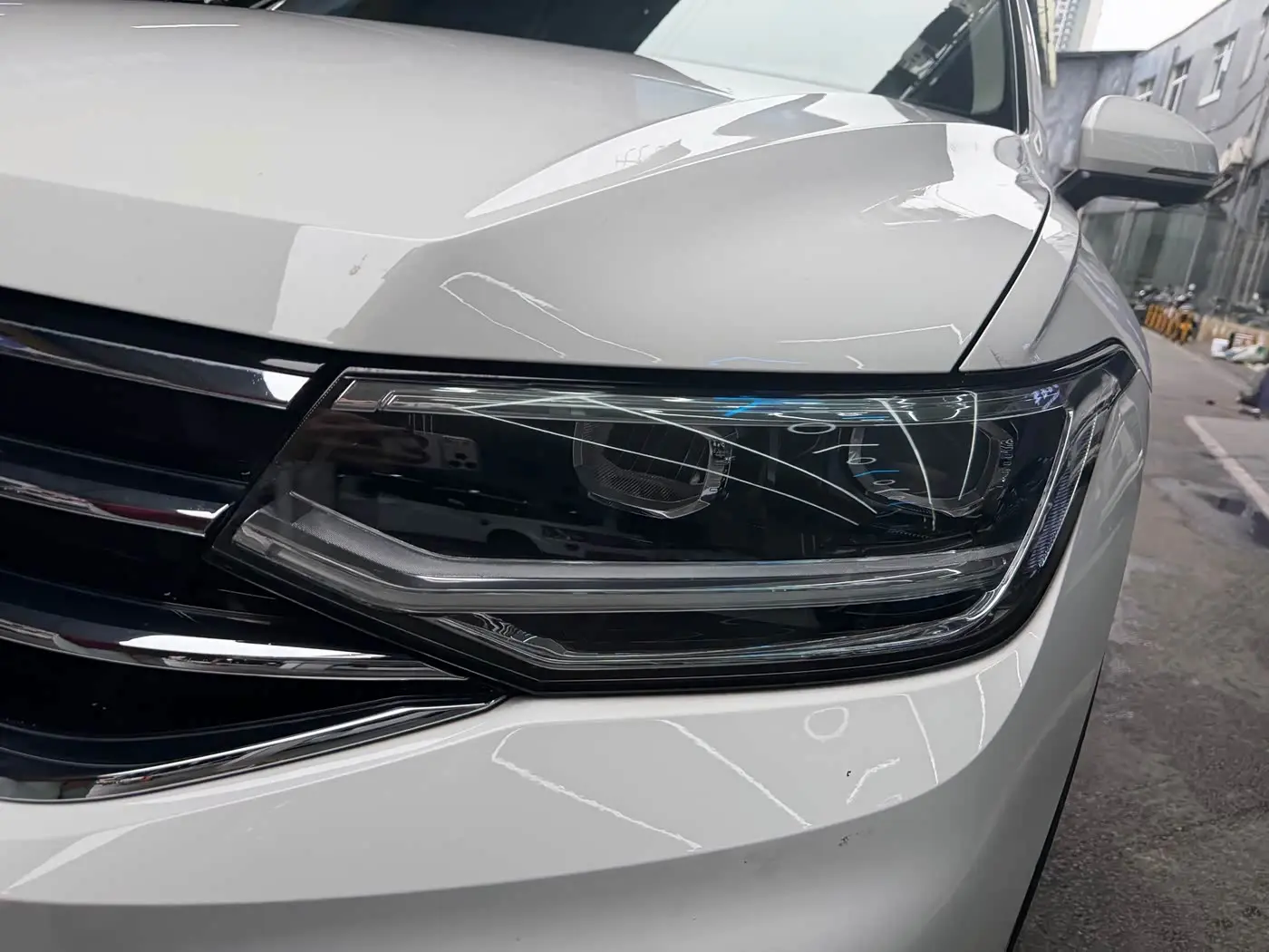 Volkswagen Tiguan L 2022 — Photo 4/20