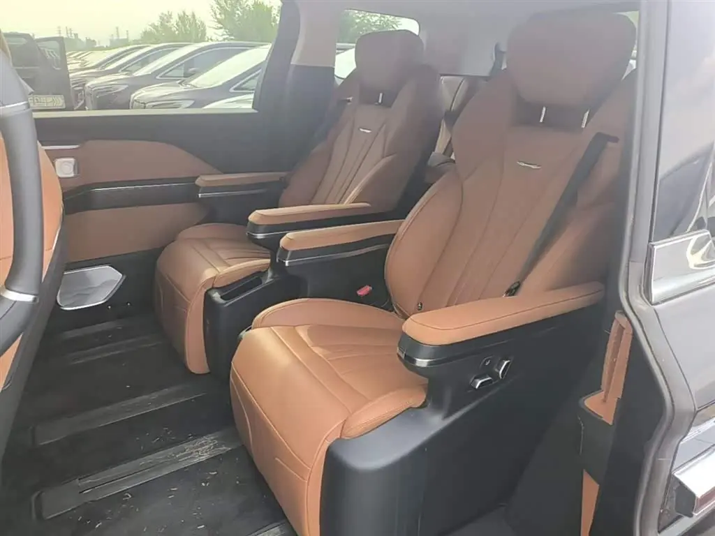 Hongqi HQ9 PHEV 2025 — Şəkil 17/20