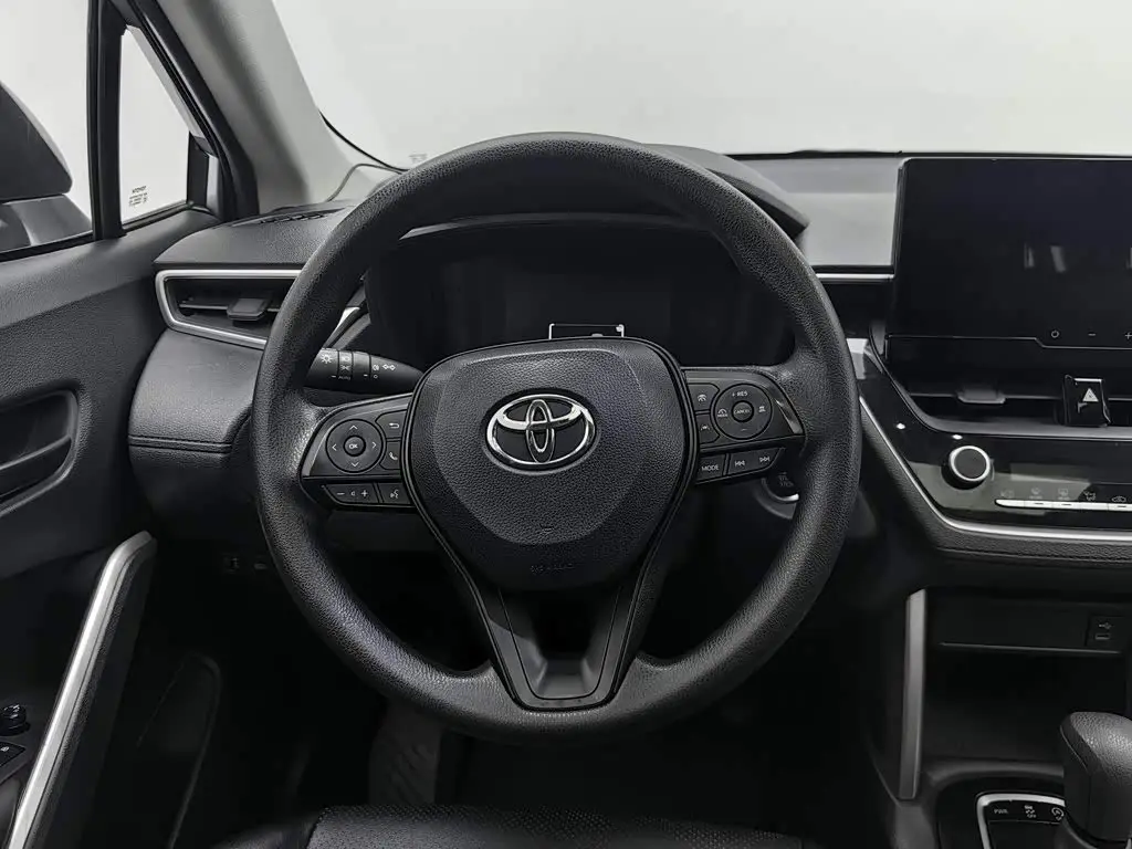 Toyota Corolla Cross 2023 — Фото 11/20