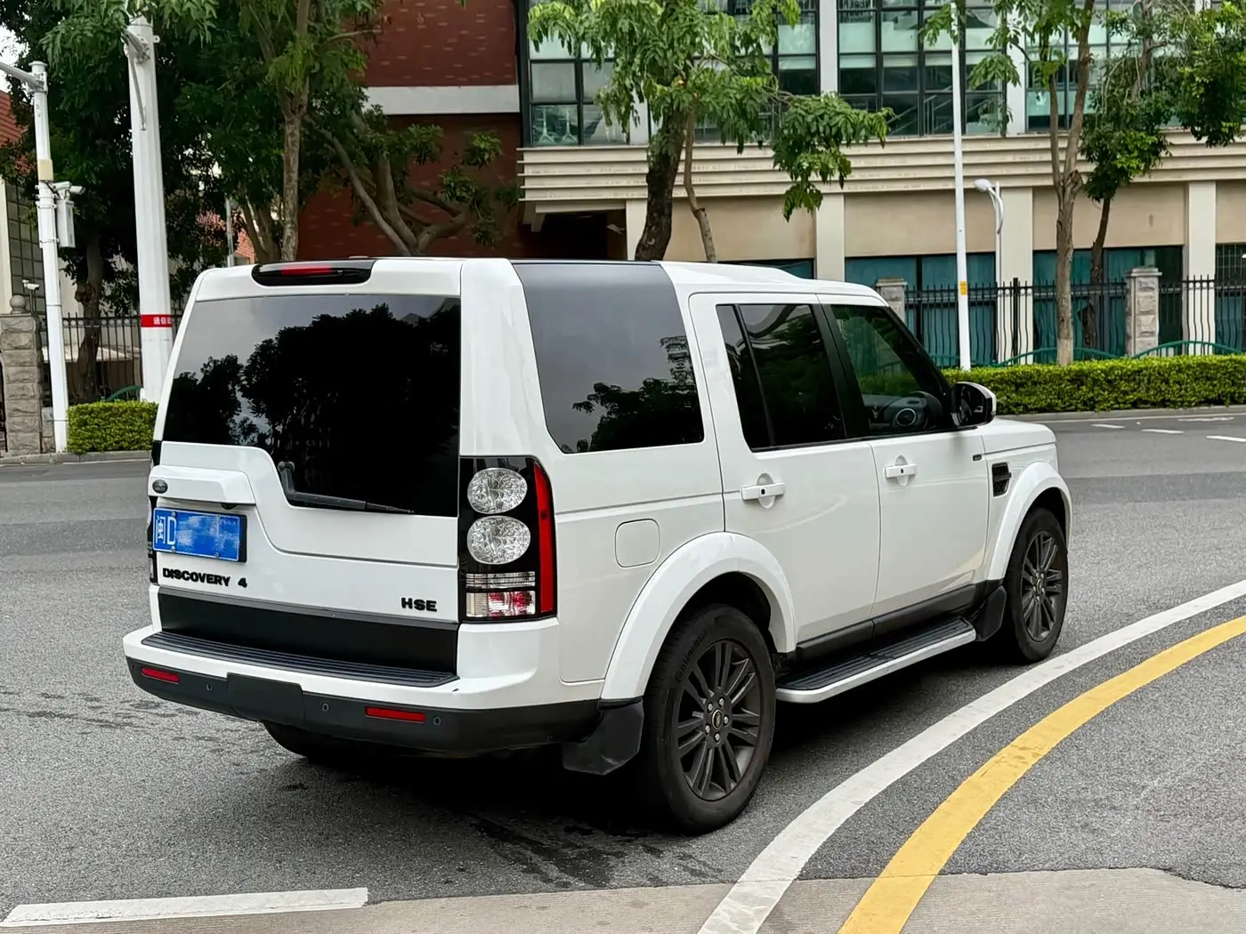 Land Rover Discovery 2016 — Şəkil 6/13