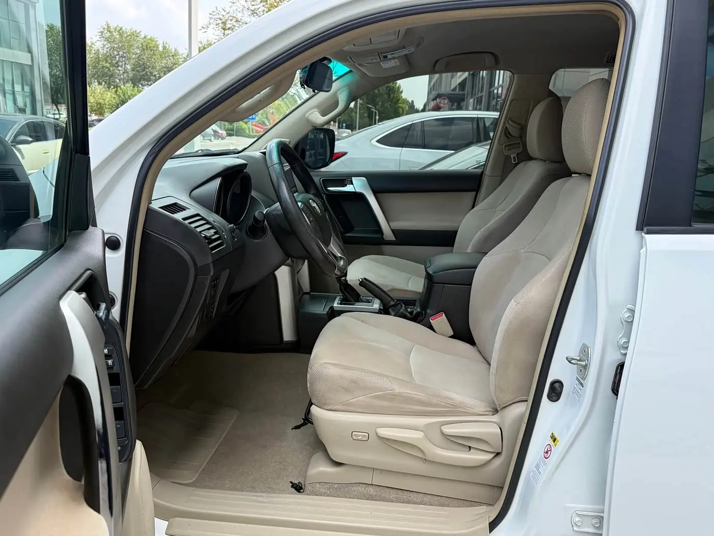 Toyota Prado 2012 — Photo 7/20