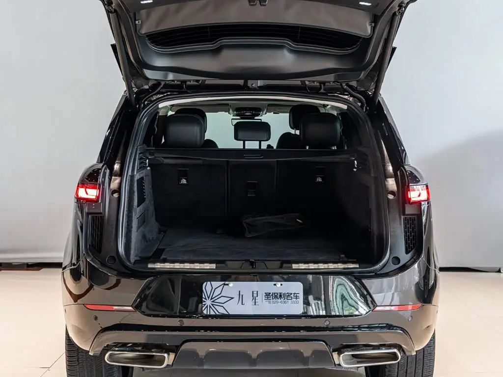 Land Rover Range Rover Sport PHEV 2025 — Photo 16/19