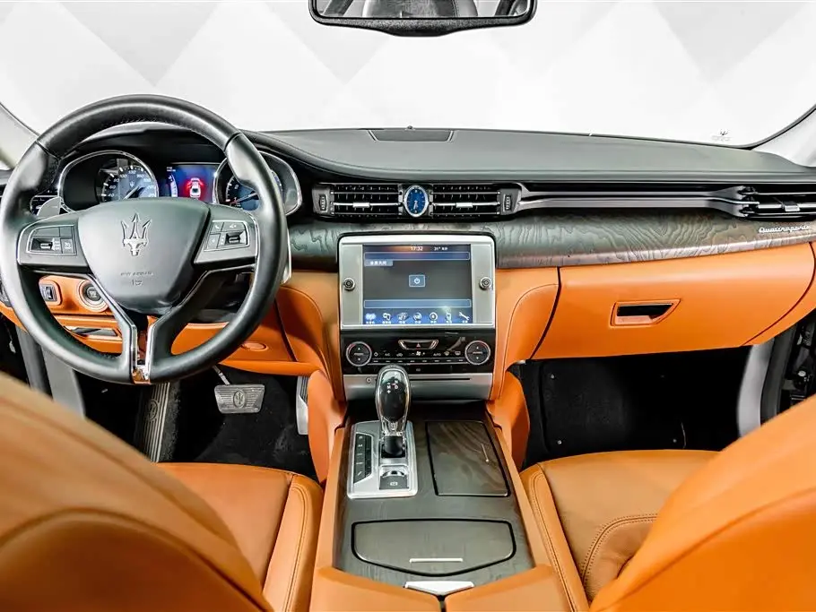 Maserati Quattroporte 2015 — Фото 12/20