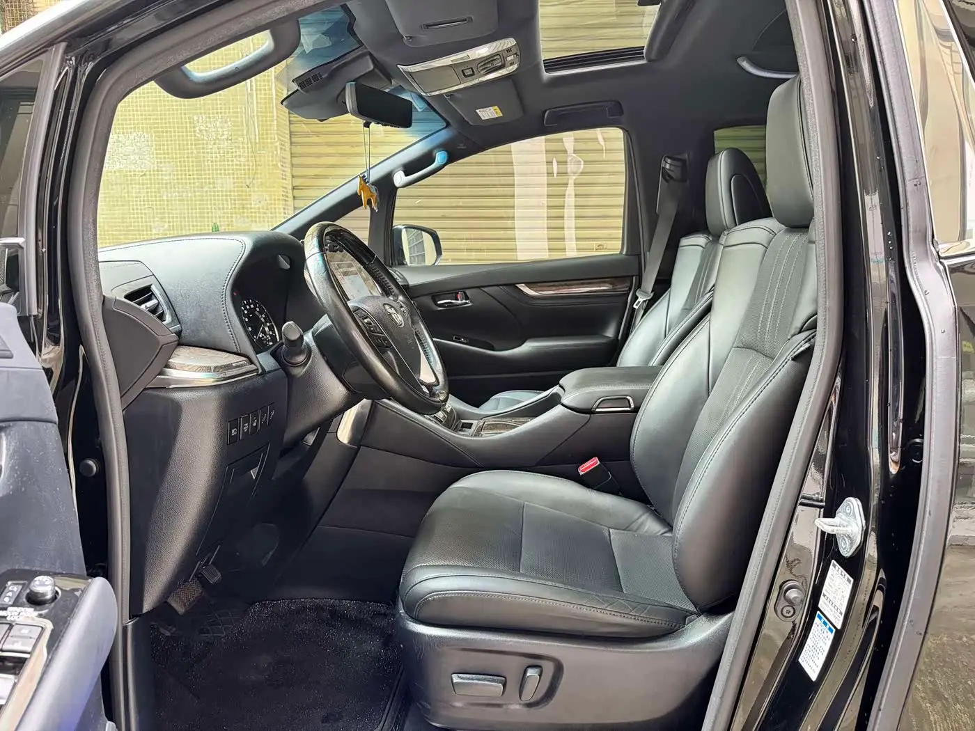 Toyota Vellfire 2020 — Photo 6/20