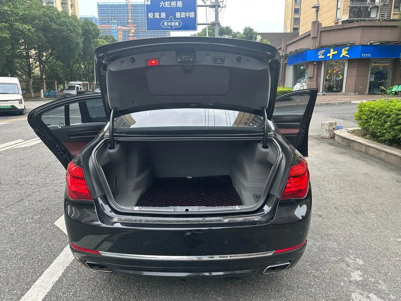 BMW 7 Series 2015 — Photo 11/20