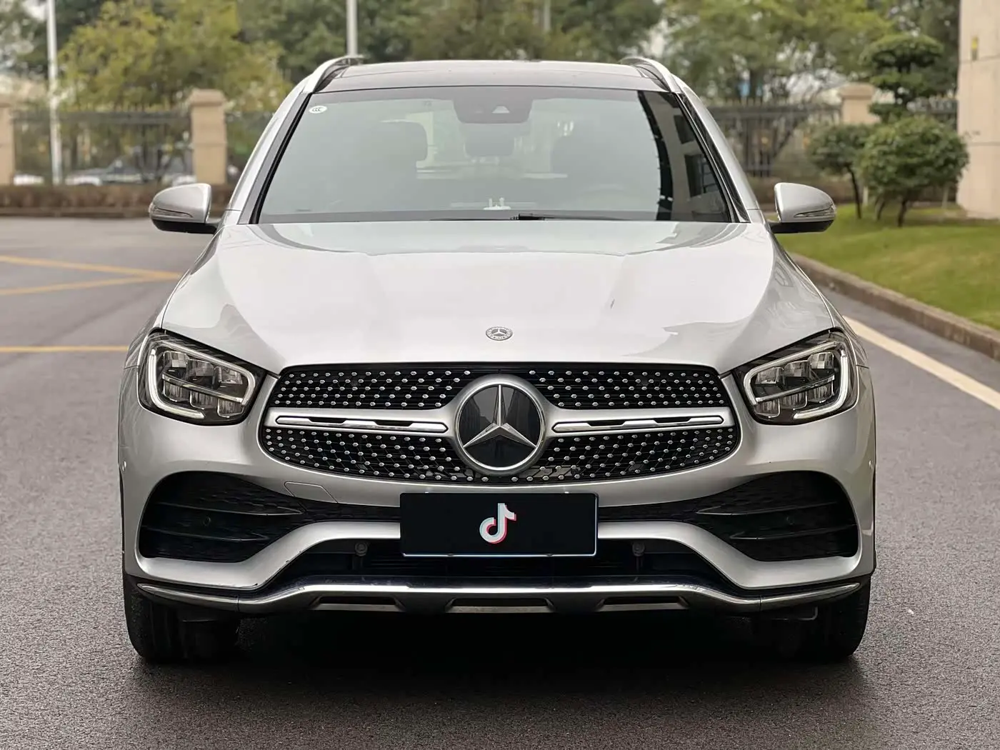 Mercedes-Benz GLC 2020 — Photo 2/20