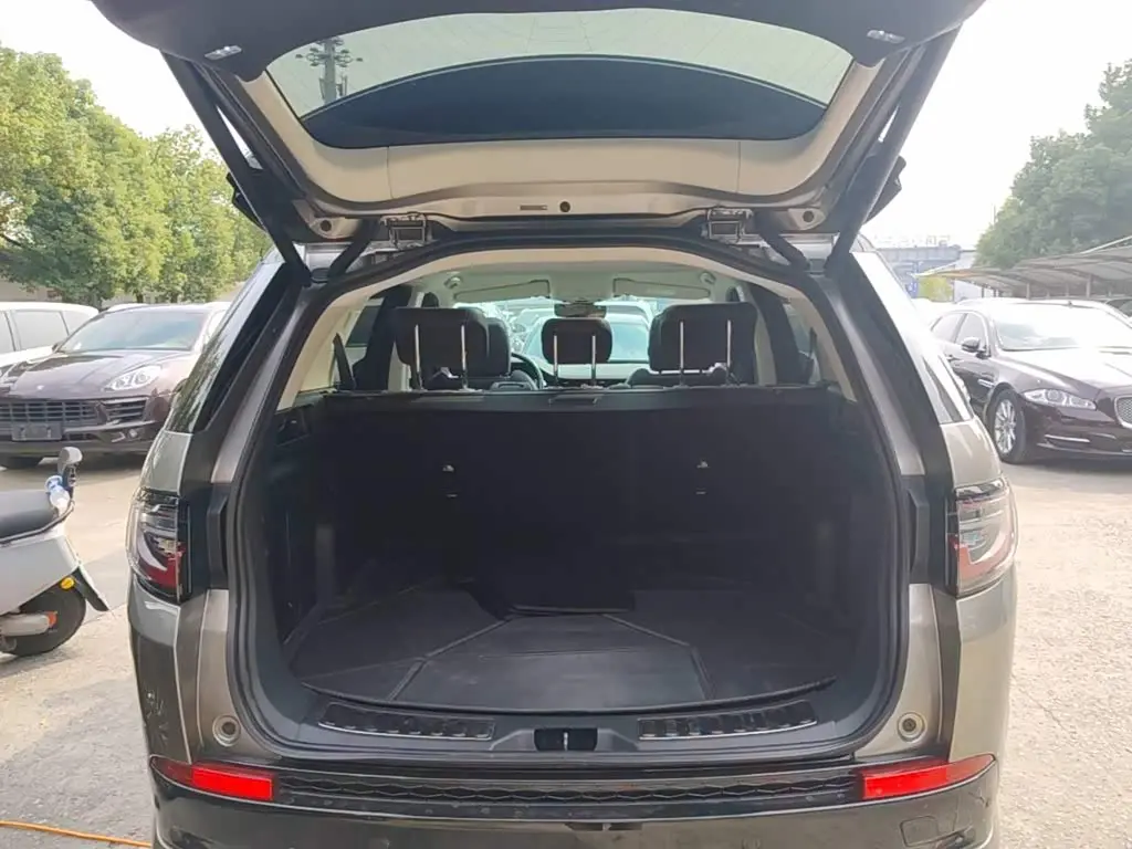 Land Rover Discovery Sport PHEV 2021 — Фото 18/19