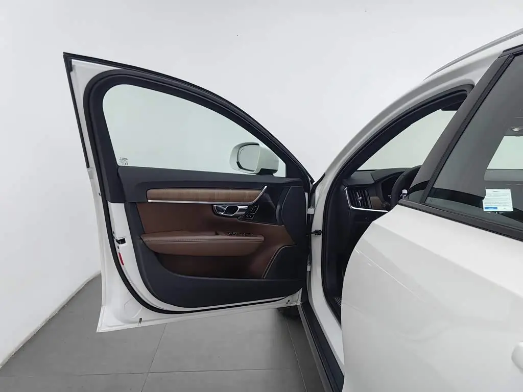 Volvo V90 2026 — Photo 8/20